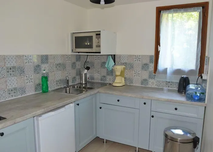 38 La Cour Du Moulin